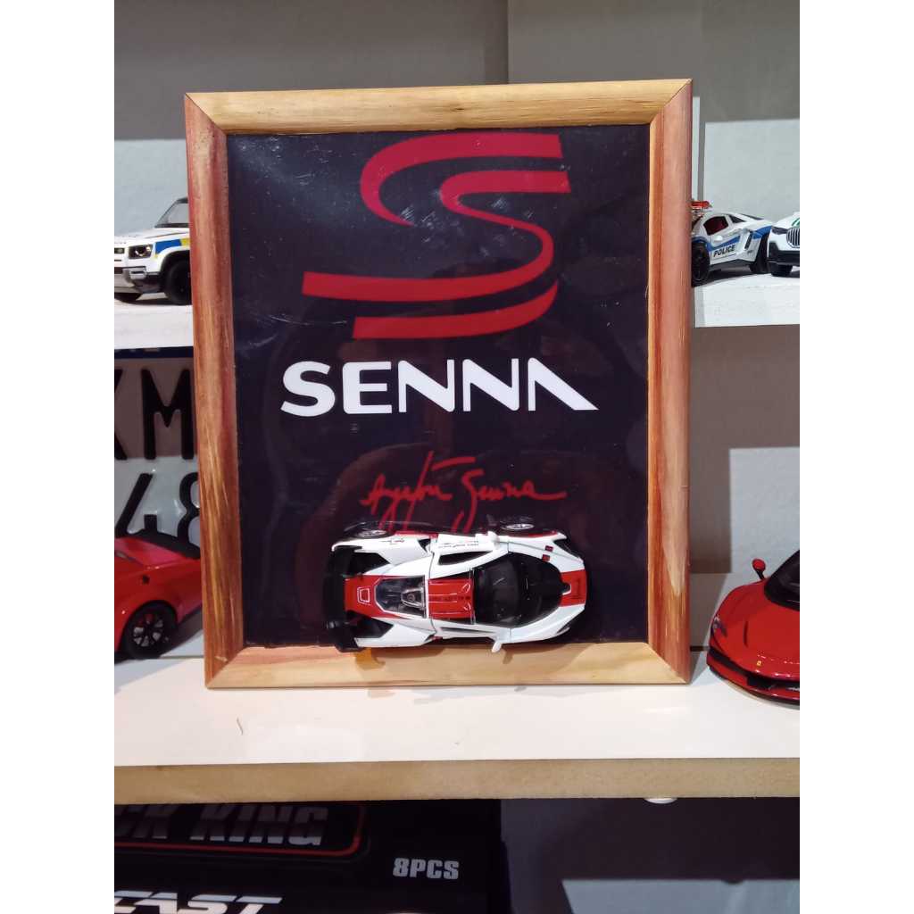 Quadro Decorativo 20x25 com miniatura Escala 1/36 McLaren Senna