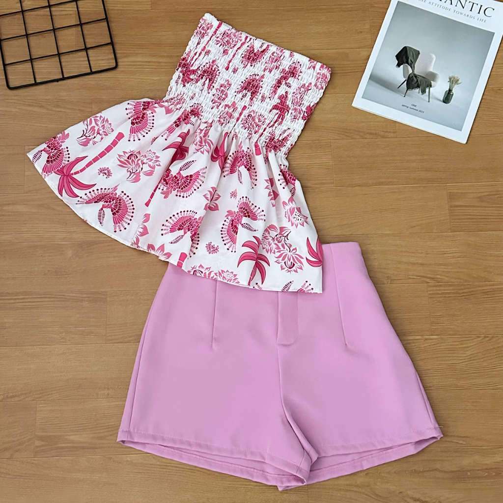 Conjunto feminino de duas peças, blusa estampada sem alças e shorts lisos, roupa casual de verão