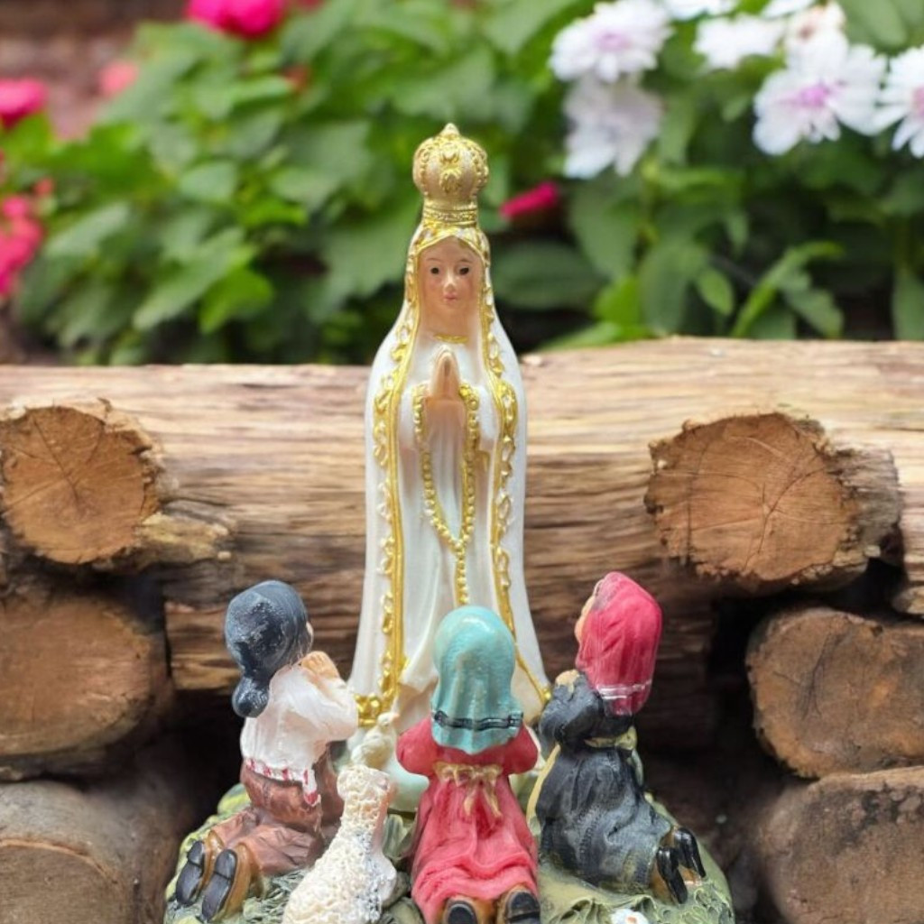 imagem religiosa nossa senhora de fatima de 9cm em resina com os pastores padroeira protetora linda imagem