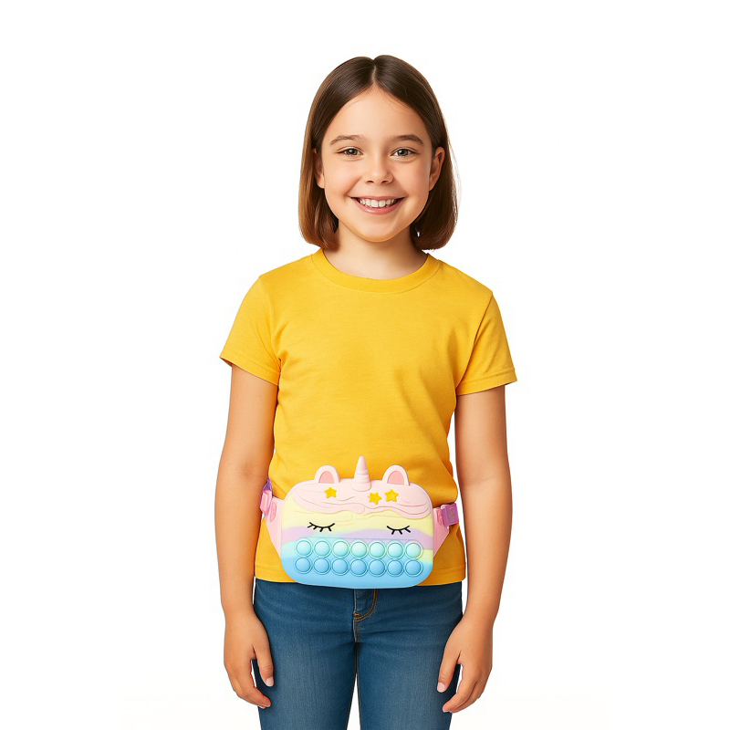Pochete Infantil Menina, super estilosa! Silicone, fechamento por zíper. Modelos diversos. Envio nas cores disponíveis!