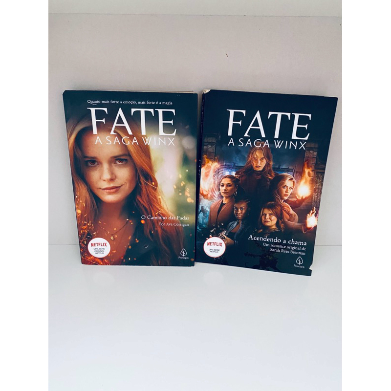 2 livros de Fate a saga winx / Netflix