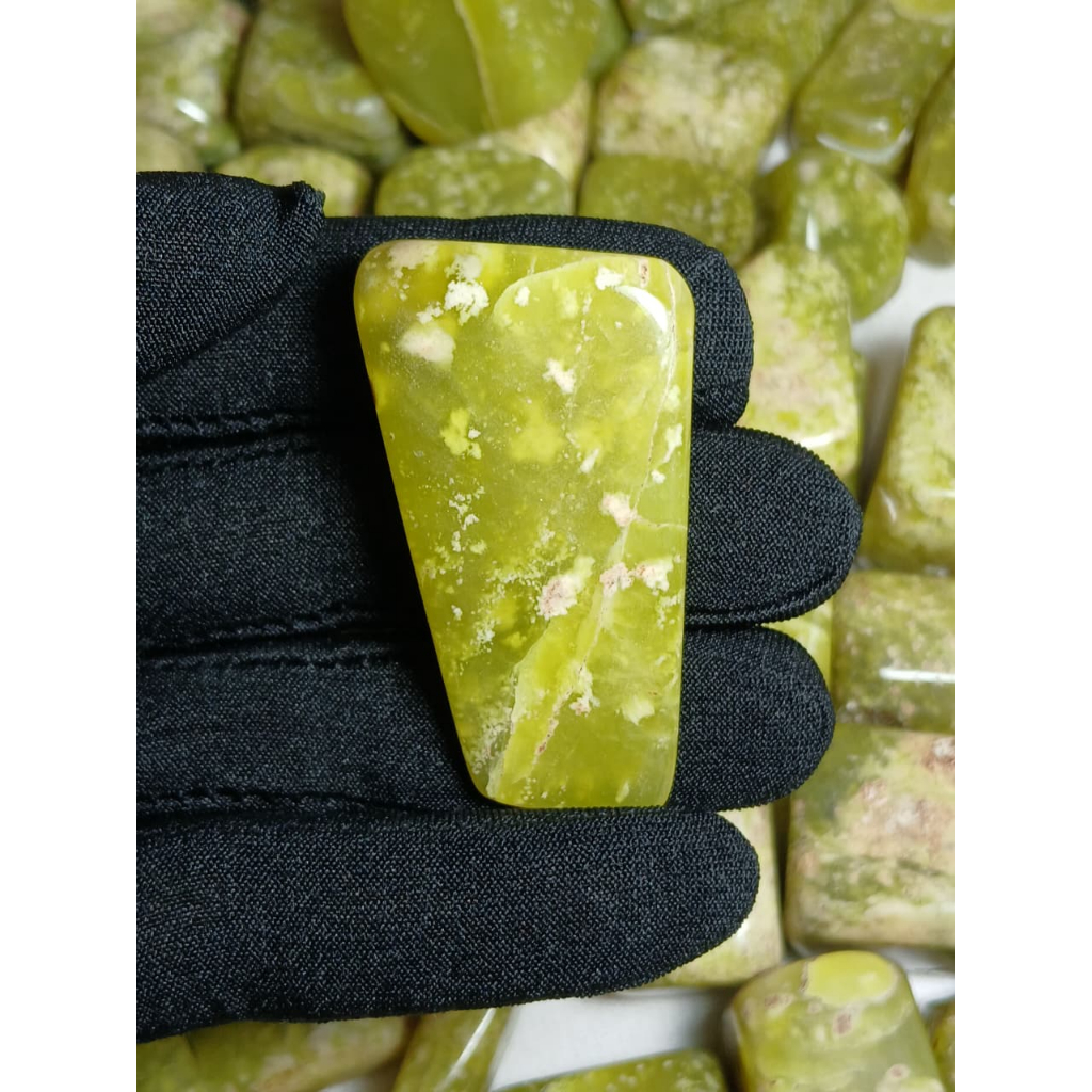 Pedra Serpentina - Cristal Natural - Polido- Rolado. 1unidade 4cm, 25gm.
