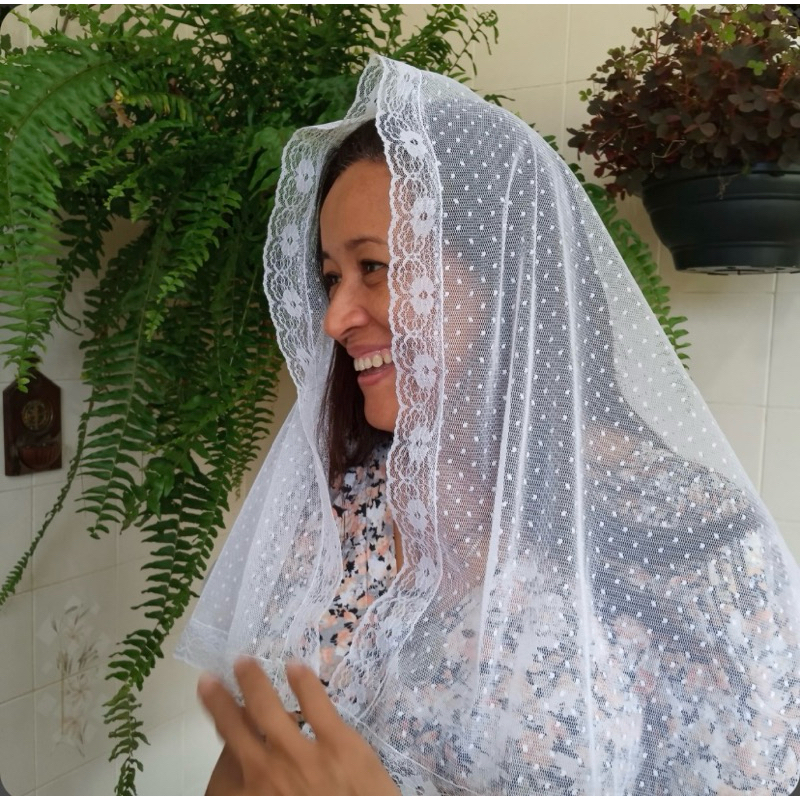 Véu Branco Poazinho com presilha e saquinho porta véus Nossa Senhora Medianeira