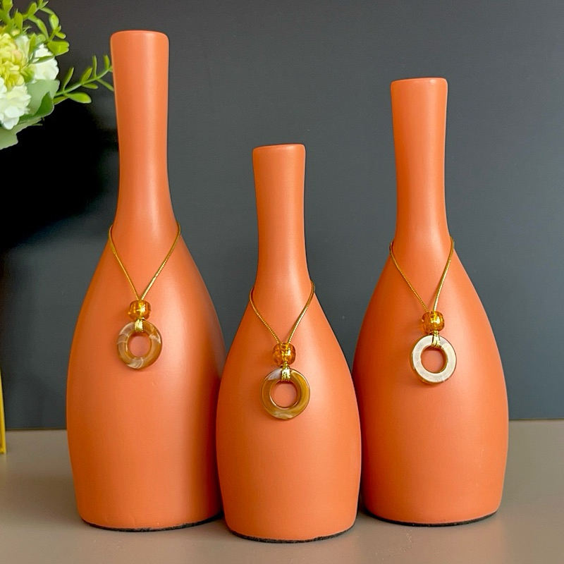 Kit 3 Vasos Decorativos Garrafinhas em Cerâmica Com Pingente Enfeite Sala Centro Mesa Decoração Casa