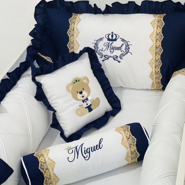 Kit Protetor de Berço Luxo Príncipe Urso Com Nome Bordado