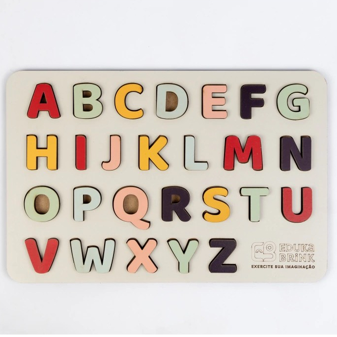 Jogo Educativo Infantil de Encaixe Brincando com Letras em Madeira Colorida Montessori Pedagógico