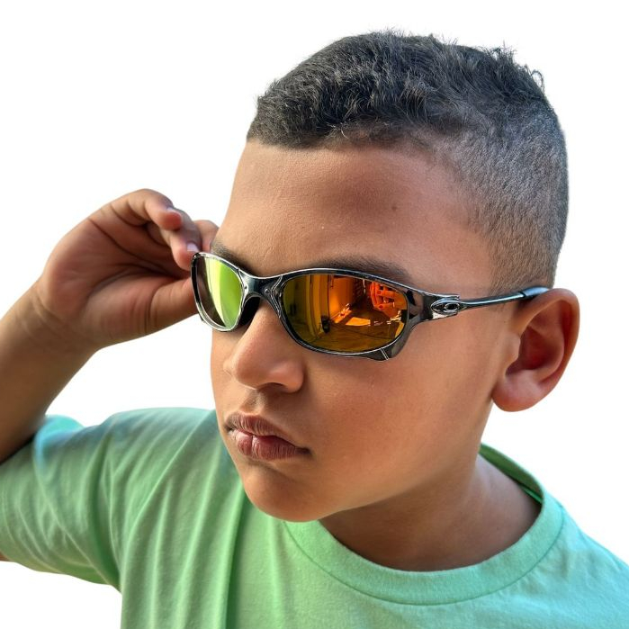 Óculos infantil  de 02 a 9 anos + brinde