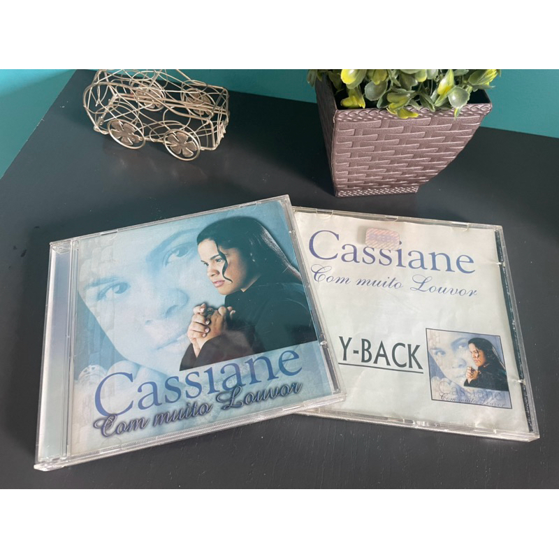 Lote Cd e Play Back Cassiane Com Muito Louvor