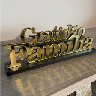 Kit 2 Palavra Decorativa Família e Gratidão em Acrílico Espelhado e MDF 16cm em Oferta na Shopee