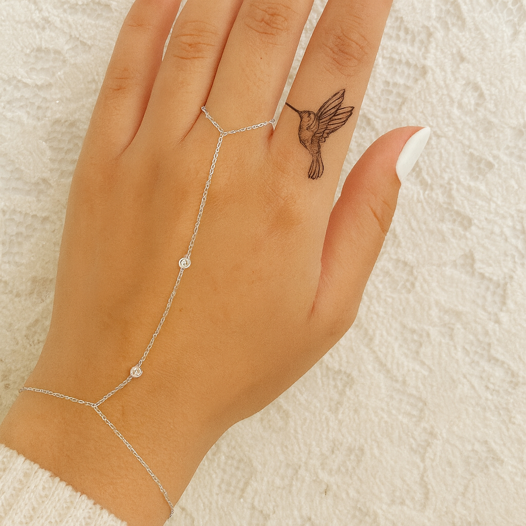 Pulseira de Mão Hand Chain Banhada A Ouro 18k e a Prata 925 em Oferta na Shopee