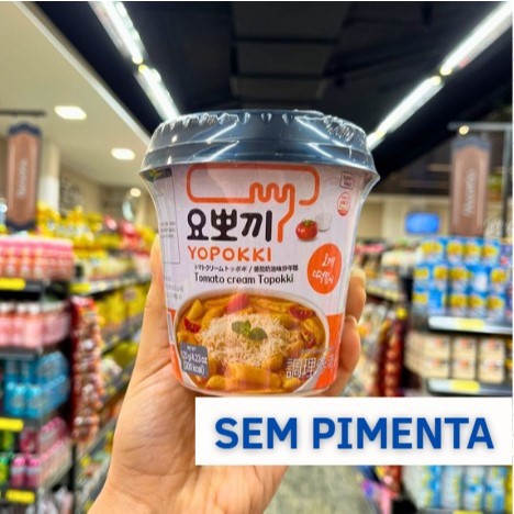 Massa de Arroz Sticks Yopokki Sabor Rosé ( Tomate Cream Topokki)  120g - Copo