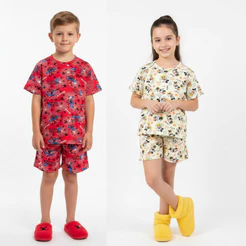 Pijama Malha Fria De Calor Infantil De Personagens Blusa De manga Curta e Shorts