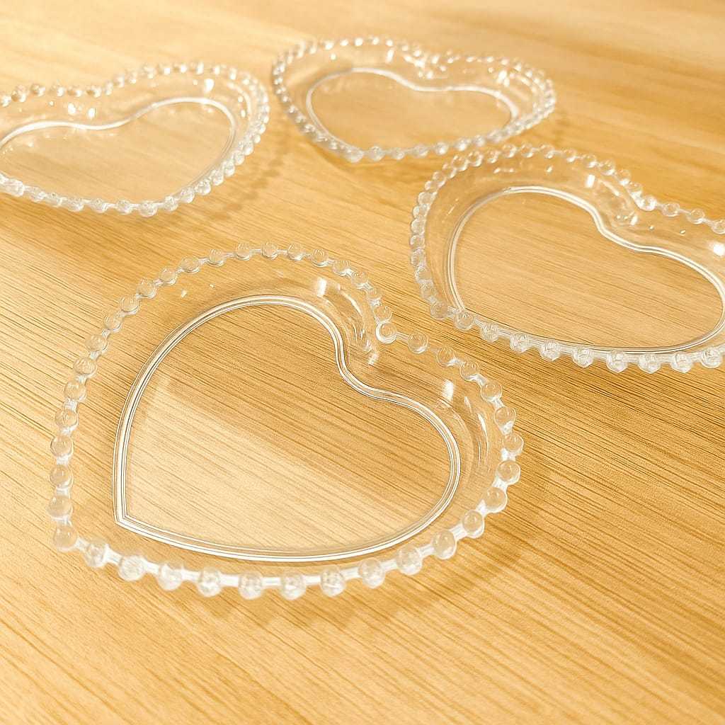 KIT COM 6 PIRES CORAÇÃO MODELO PEARL, MATERIAL ACRÍLICO TRANSPARENTE, RESISTENTE