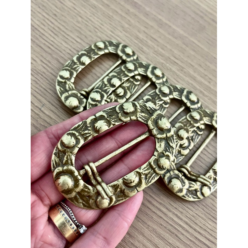 FIVELAS OITO ROSAS BANHO AMARELO KIT COM 5 FIVELAS EM ZAMAK/TRAIA/MULADEIRO/RODEIO/GUAIACAS