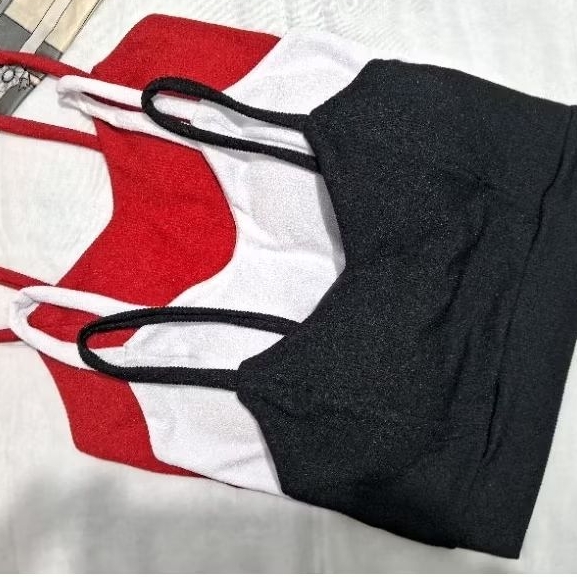 Kit 3 Cropped Feminino Regata Alcinha Fina Verão Confortável Forro Duplo Bojo Tecido Suplex Canelado Fim de ano Natal