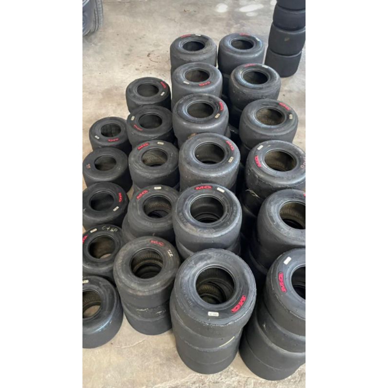 Pneu kart vermelho mg 🔴 amarelo mg 🟡Aro 5 🔘Par ou jogo Dianteiro 10x4.60-5 ,traseiro 11x7.10-5 em Oferta na Shopee