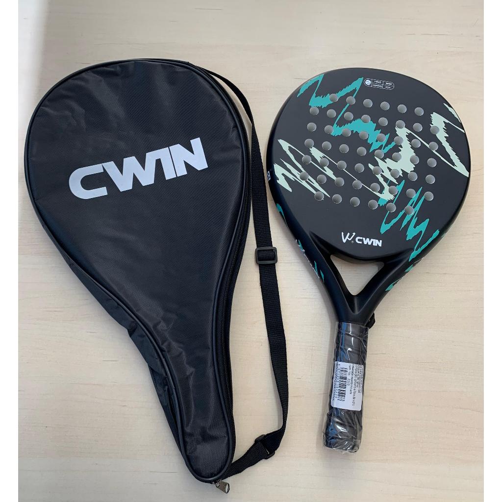 Raquete de Padel Carbono e Fibra de Vidro. Leve, resistente. Acompanha capa com alça de transporte.(2110)