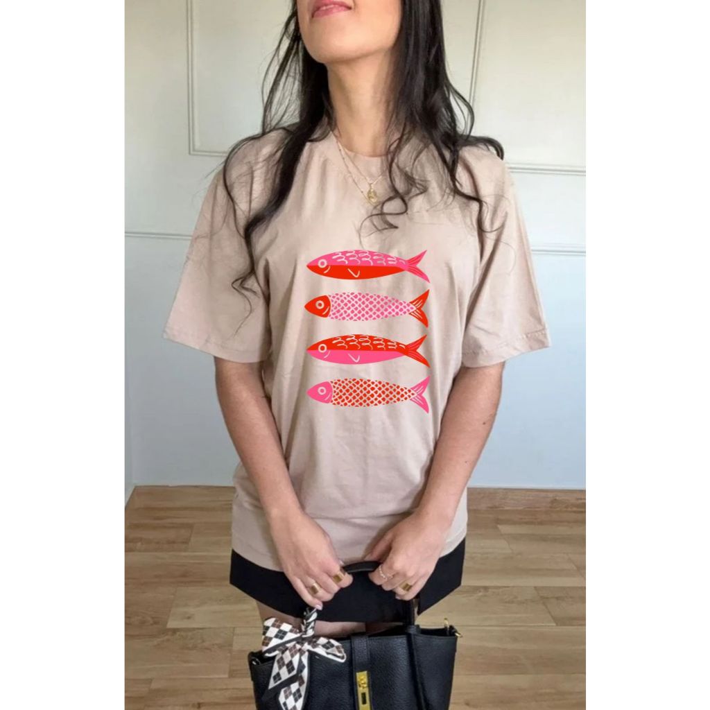 Camiseta Algodão Verão Estilosa  Confortável  Premium  Feminina Tendência Peixes Passeio Leve Malha Estampada Básica