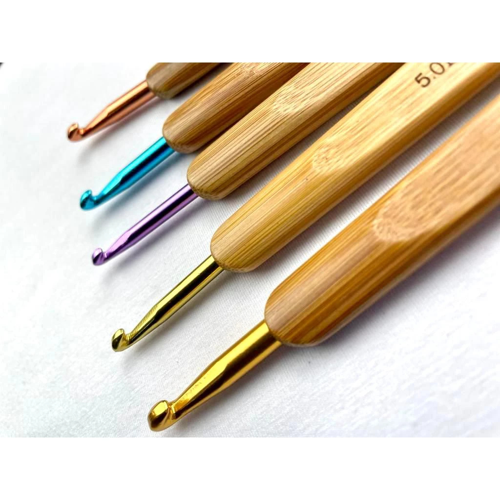 AGULHA DE CROCHÊ COM CABO EM MADEIRA - BAMBU 1 UNIDADE - NYBC +1 MARCADOR CADEADO em Oferta na Shopee