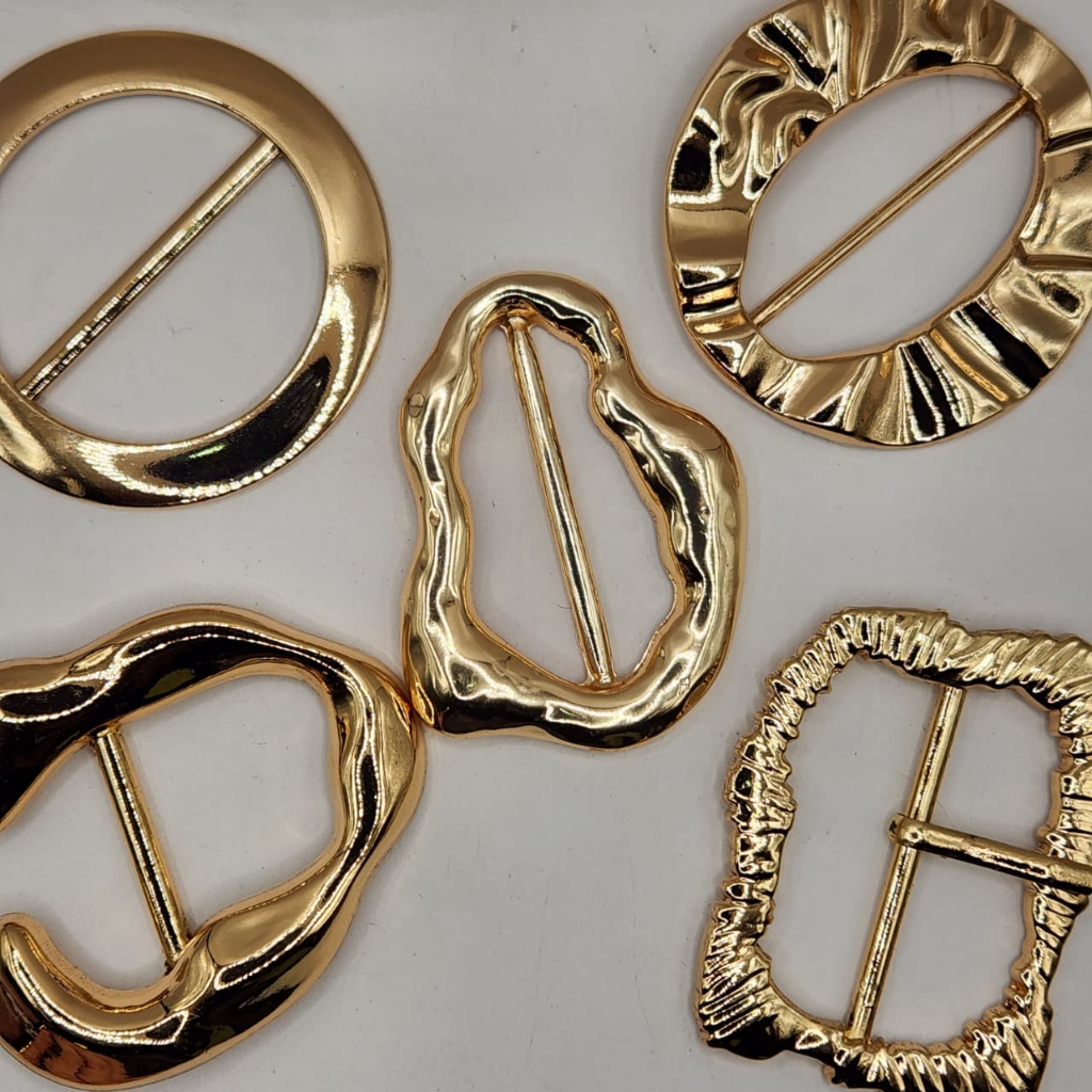 FIVELAS PASSANTES ORGANICO METAL PARA CINTO ROUPA BIQUINI MODA GERAL em Oferta na Shopee