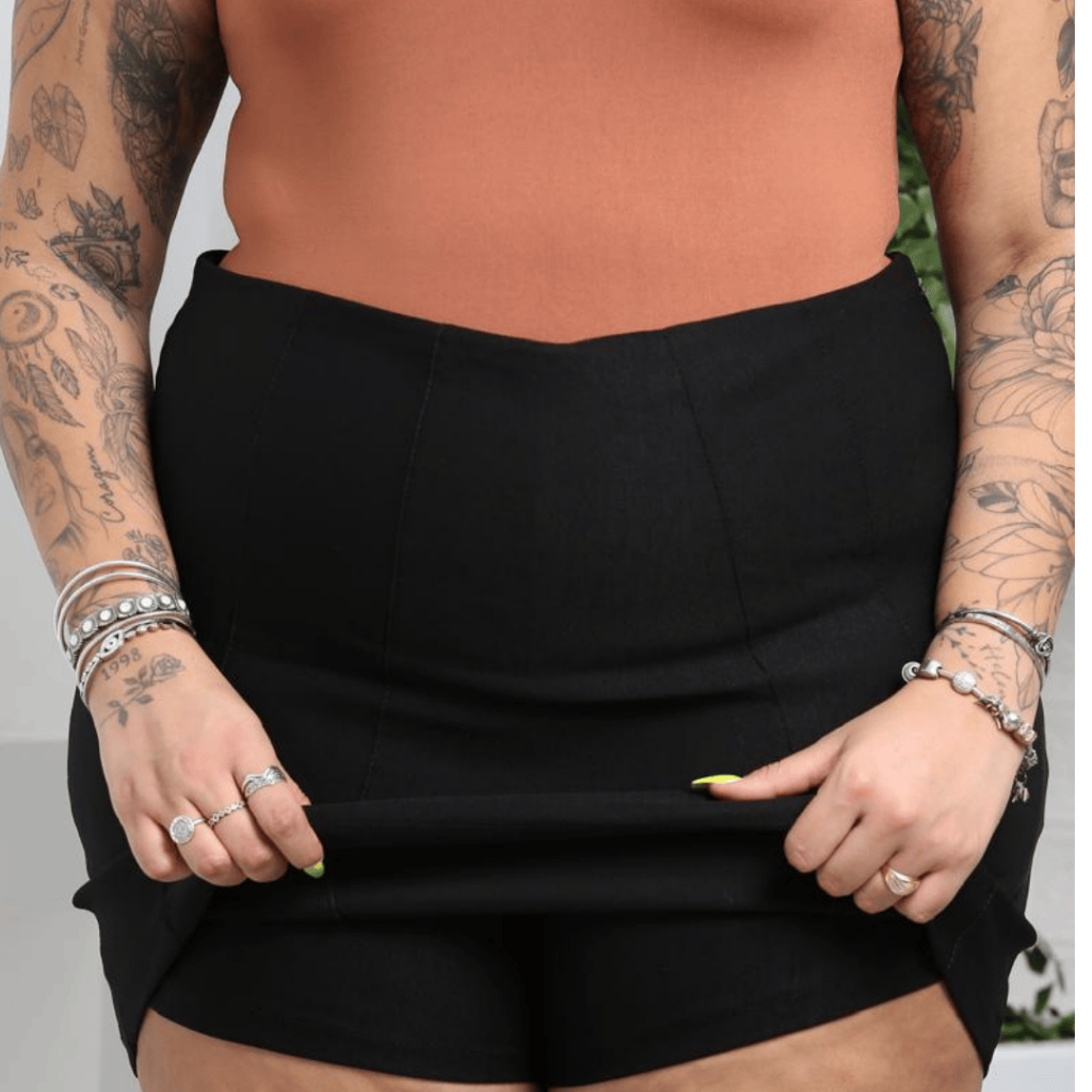 SHORT SAIA PLUS SIZE 46 48 50 52 TECIDO COM ELASTANO CONFORTÁVEL E ESTILOSO em Oferta na Shopee