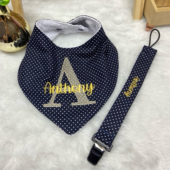 Kit babador bandana e prendedor de chupeta com nome