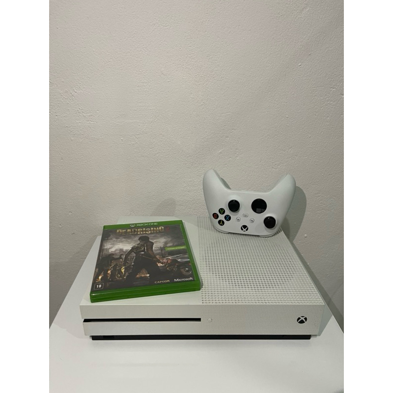 Xbox One s semi novo + jogo com garantia