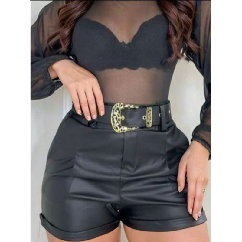 Shorts Couro Fake com cinto