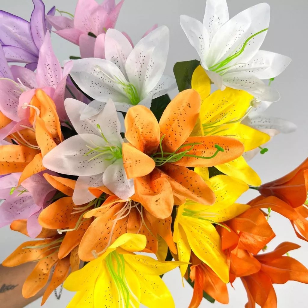 Buquê de Lírio Artificial com 5 Flores Decoração Arranjos Decorar Festas casa - YNH802256 em Oferta na Shopee