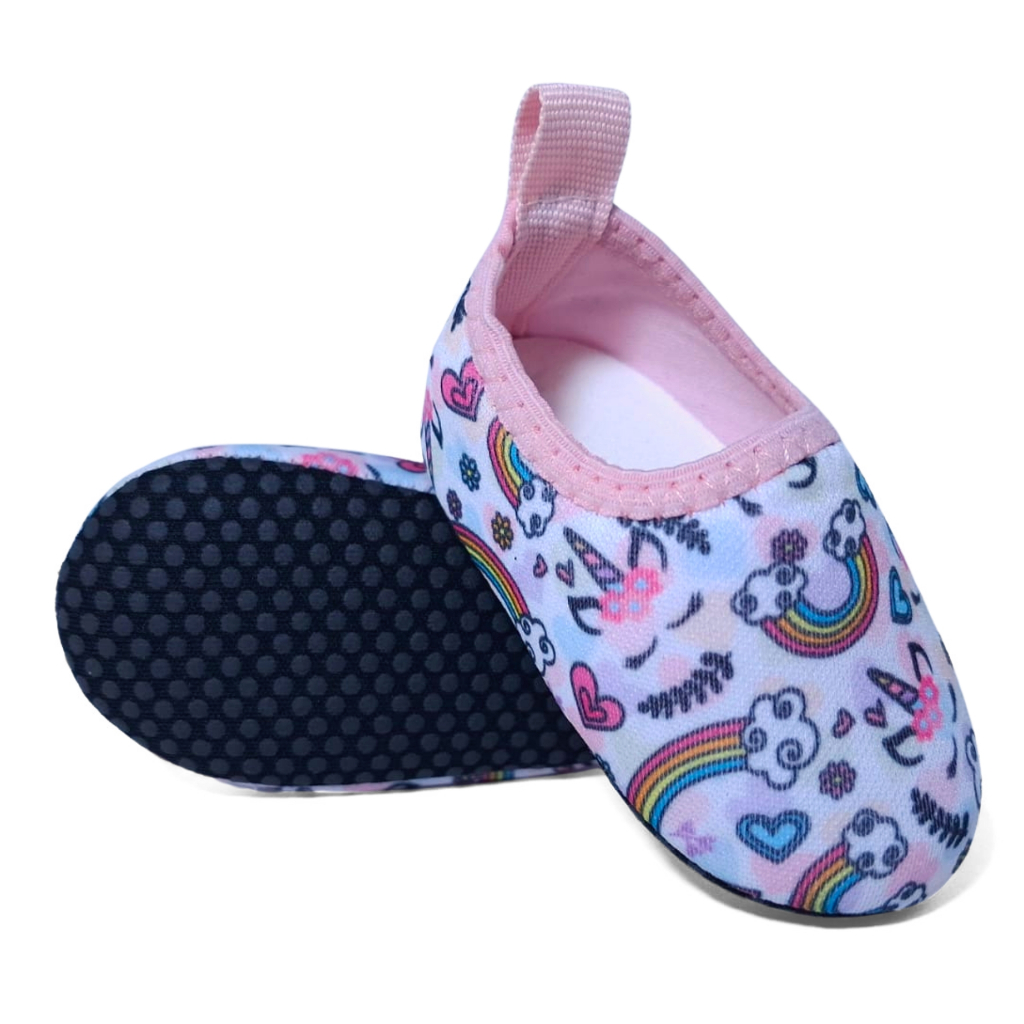 Sapatilha Bebê Calce Fácil Neoprene Recém Nascido com Estampa de Personagens Antiderrapante  Meninas