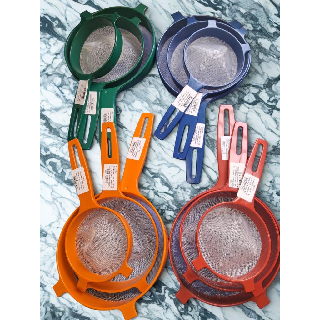 Kit 03 Peneiras de Cozinha Tamanhos 12cm 15cm 18 cm - Peneiras de Plástico com Cabo - Pratica e Leve em Oferta na Shopee