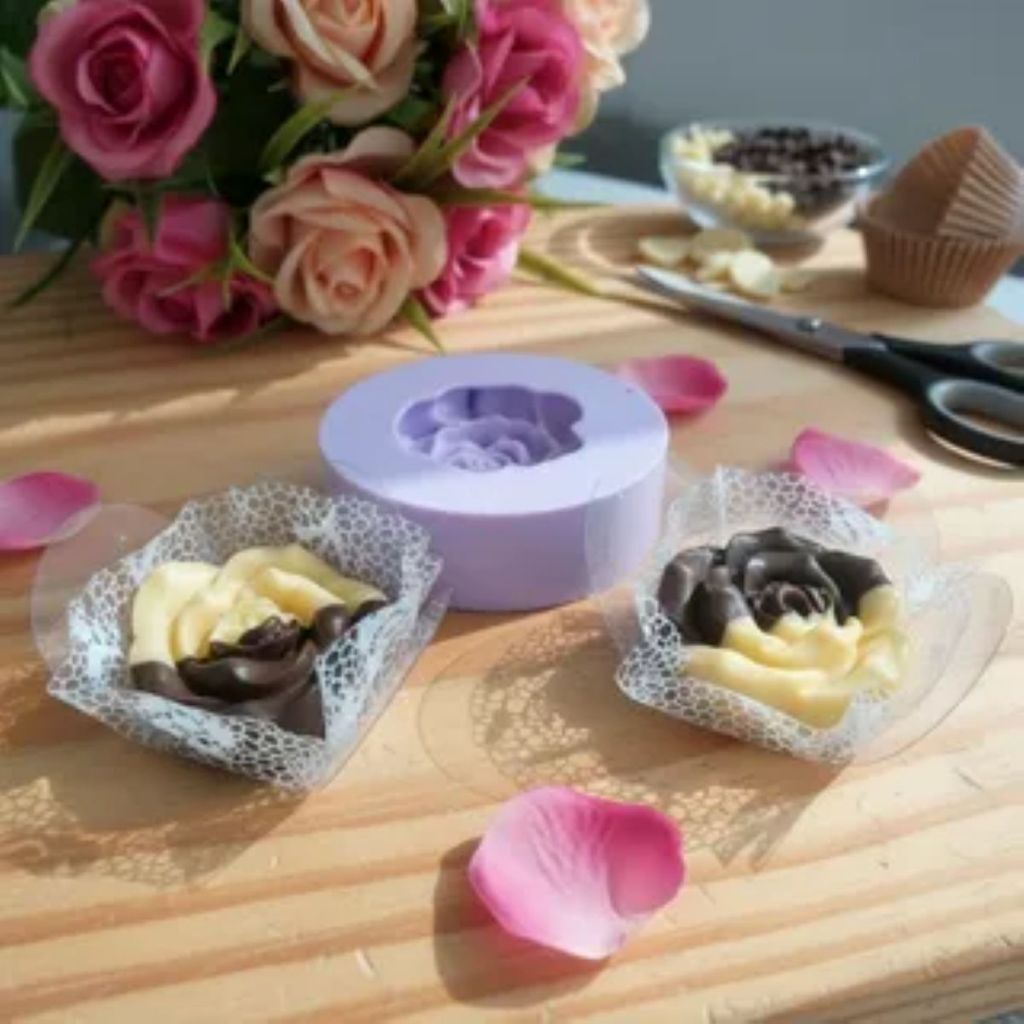 Molde silicone rosa brigadeiro em Oferta na Shopee