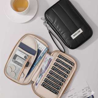 Carteira Puffe Metalizada Premium Porta Passaporte Documentos Cartões Viagem Alça em Oferta na Shopee