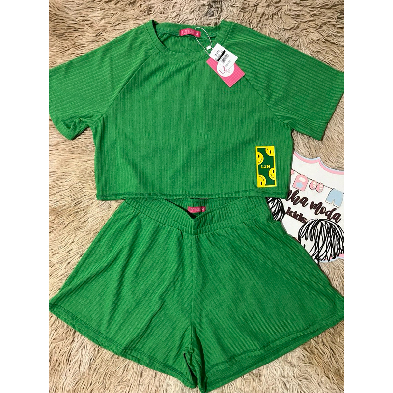 Conjunto juvenil feminino , no tamanho 14, malha canelada.