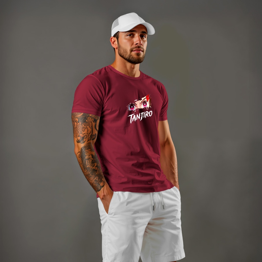 Kit 3 Peças Conjunto Camiseta 100% Algodão Colorida Estampa TANJIRO (1005) + Short Tactel+ Boné na Cor Branco