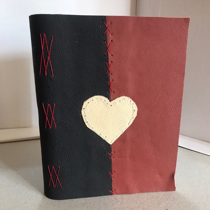Caderno Coração Pulsar Vermelho e Preto - Tamanho A5 - Couro Legitimo - Capa Flexível - cód. CAD134
