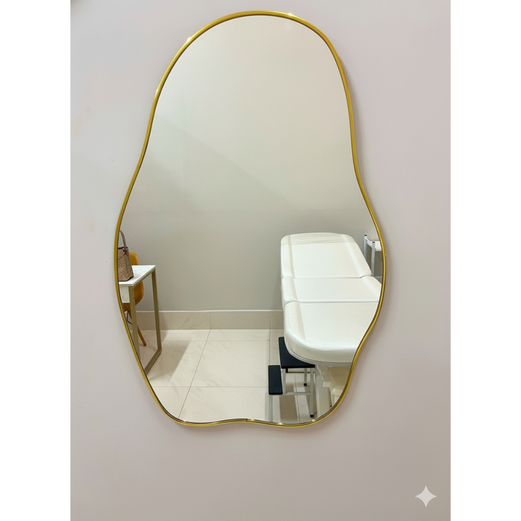 Espelho Decorativo Organico 60x40 Moldura Metalizada Sala, Quarto e Banheiro com Suporte Luxo