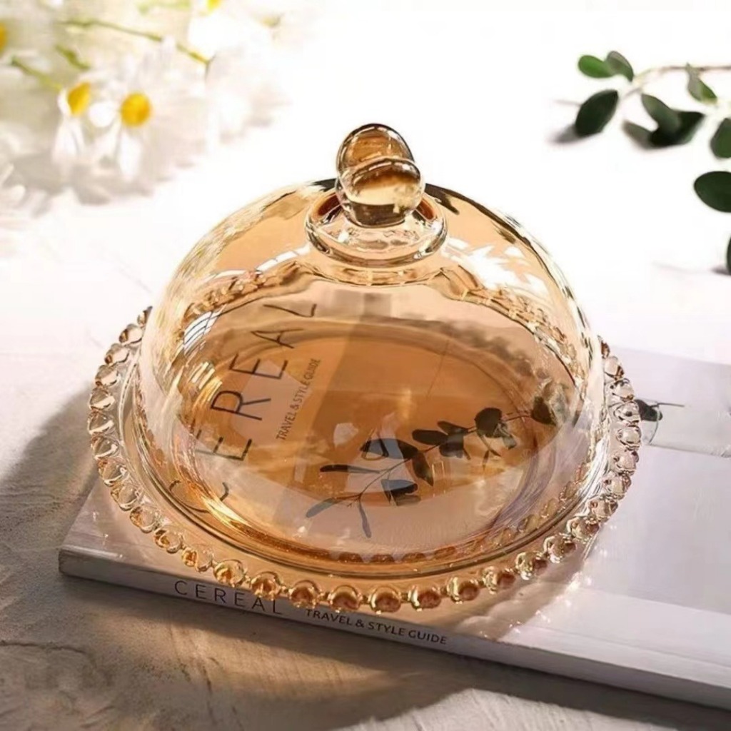 Queijeira Redonda C/ Tampa Vidro Dourado Detalhe Coração