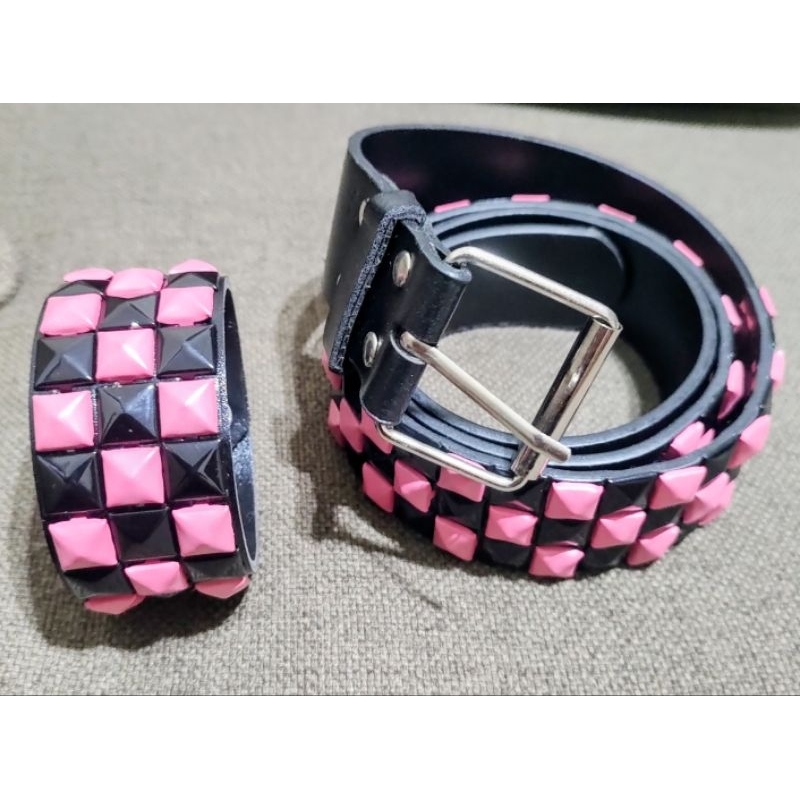 Kit Cinto + Bracelete Pirâmides Preto e Rosa Triplo