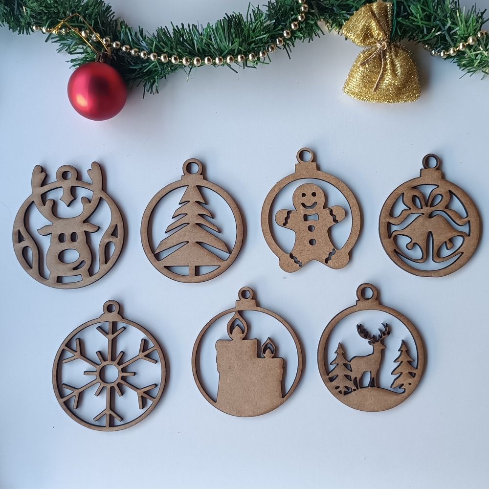 Coleção Encantos do Natal – Kit 7 Bolinhas de Natal em MDF | Enfeites Natalinos Artesanais | Bolas Decoradas