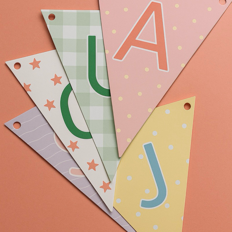 Varalzinho bandeirola personalizada com nome / aniversário / mesversário / bandeirinha / varal em Oferta na Shopee