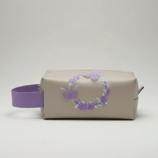 🦋 Necessaire Bordada Premium – Elegância e Utilidade em um Só Produto