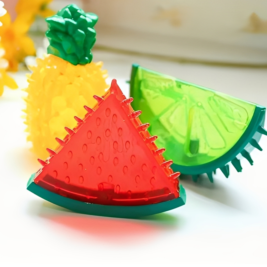 Brinquedo Pet Mordedor Refrescante c/ Apito Forma Frutas Cristais P/ Cachorro e Gato Pequeno Médio