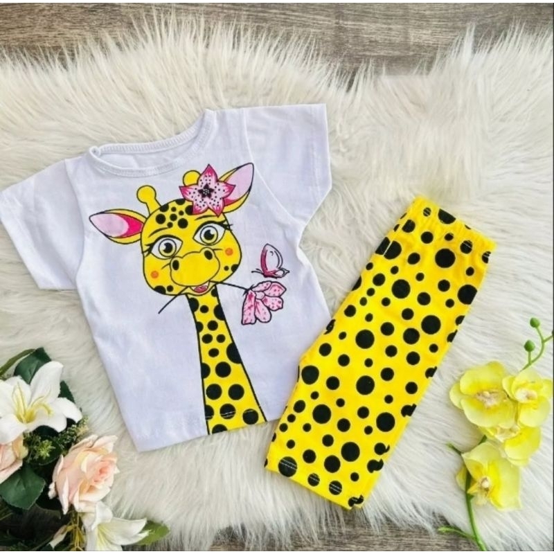 Conjunto Infantil Girafa Feminino - Camiseta e Short Oncinha Amarelo com Bolinhas - Roupa Bebê Menina Verão