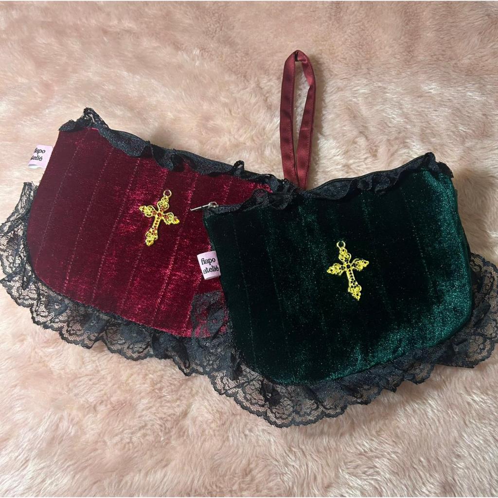 Bolsinha Gótica com Cruz | Acessório Dark, Místico e Alternativo, Ideal para Moda Punk, Rock e Estilo Oculto