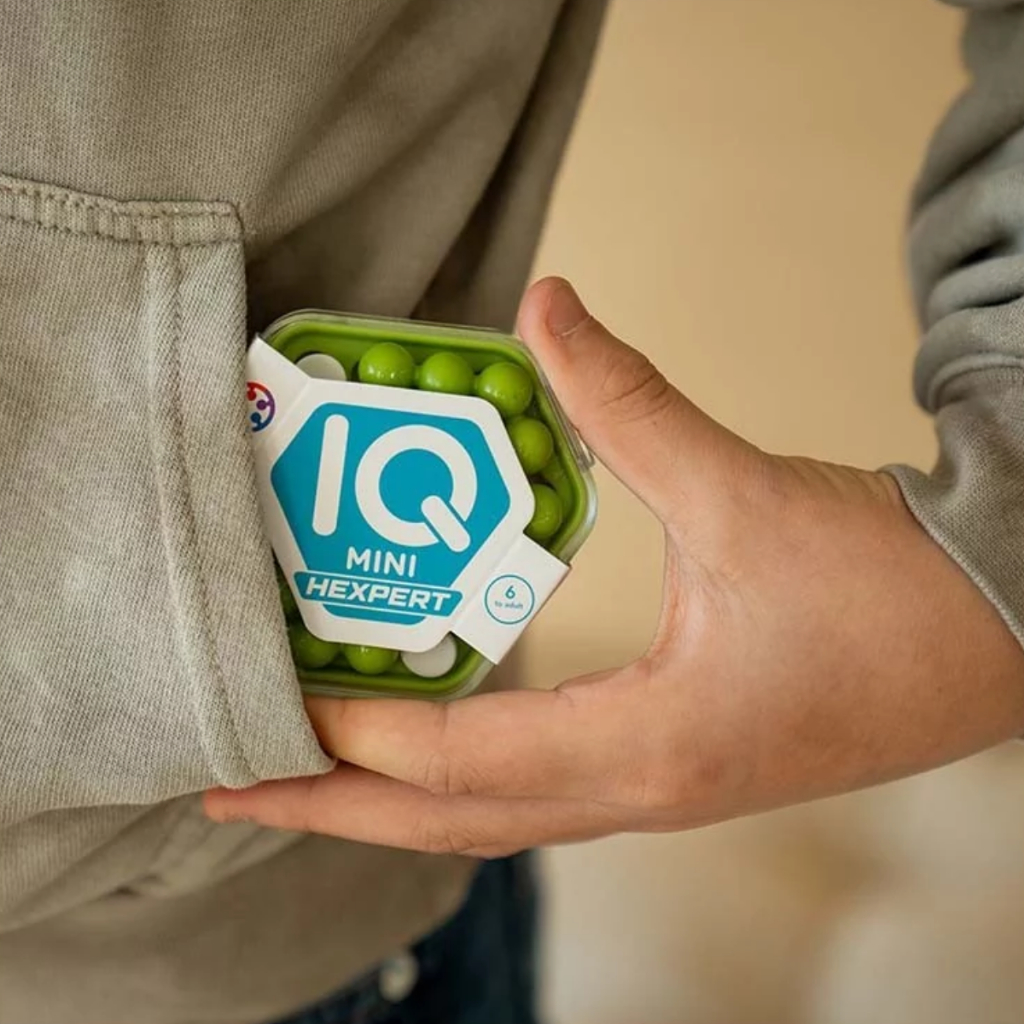 Jogo de lógica IQ Mini Hexpert SmartGames educativo divertido e ideal para crianças 6+ e adultos