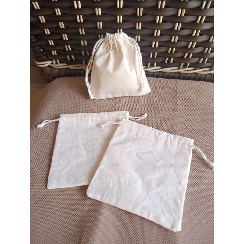 Saquinho em algodão cru 10x10 50unidades em Oferta na Shopee