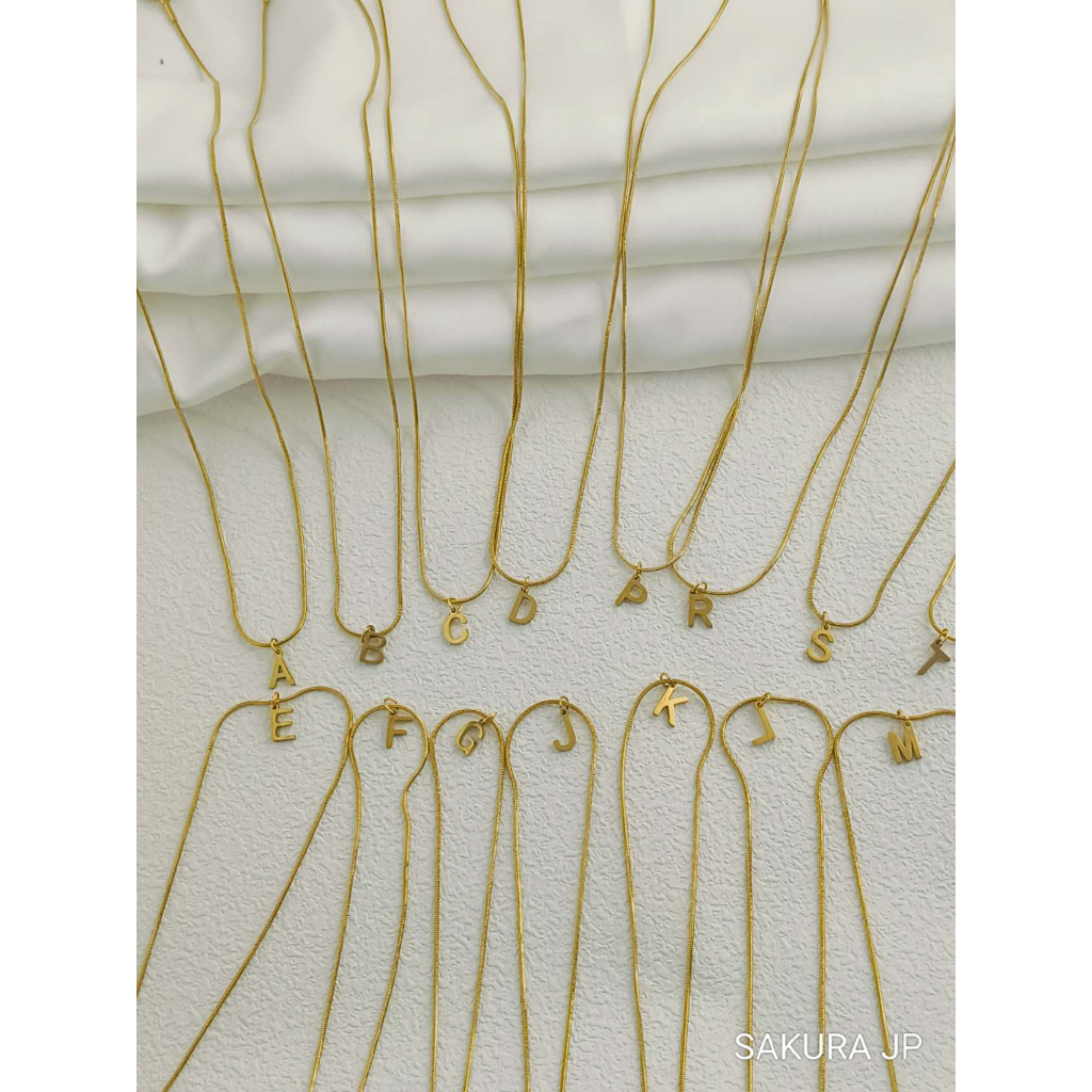 Colar Corrente Feminina Letra Inicial para Presente Banhado Ouro 18k Semijoia de Alta Qualidade，Aco Inoxidavel 316L