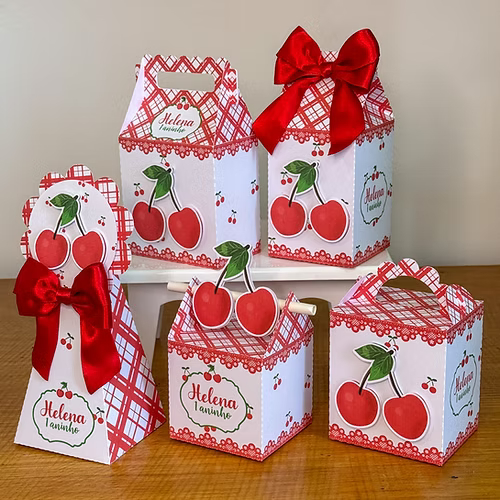 KIT FESTA / PRÉ-MONTADO / TEMA: CEREJINHA - Caixinhas Personalizadas para Lembrancinha de Aniversário / MESVERSÁRIO