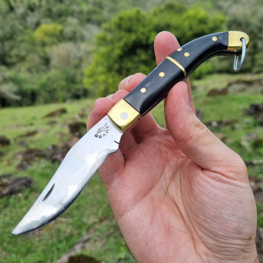 Canivete Artesanal V13 Cabo de Chifre Natural e Lâmina em aço Inox